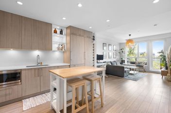 309 747 E 3rd ST North Vancouver, North Vancouver Apartments for sale, MLS® R3001673