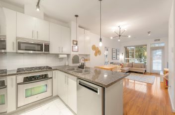 315 3551 Foster AVE Vancouver, Vancouver Apartments for sale, MLS® R3079671