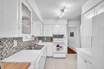 3296 Institute RD North Vancouver, North Vancouver Apartments for sale, MLS® R3070862