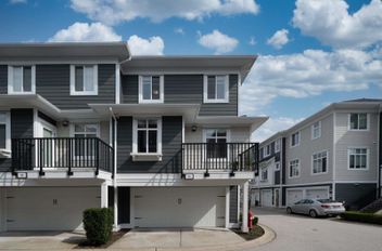 33 8433 164 ST Surrey, Surrey Apartments for sale, MLS® R2983725