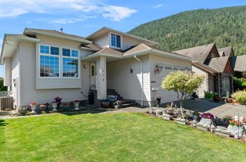 336 Chestnut AVE Harrison Hot Springs, Harrison Hot Springs Apartments for sale, MLS® R2975332