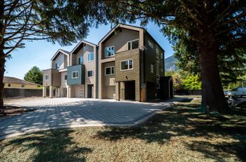 38891 Garibaldi AVE Squamish, Squamish Apartments for sale, MLS® R3014924