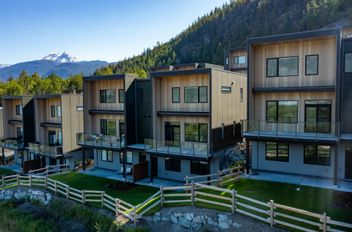 39249 Stellar DR Squamish, Squamish Apartments for sale, MLS® R3012014