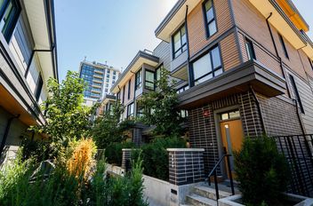 3932 Dumfries ST Vancouver, Vancouver Apartments for sale, MLS® R3032002
