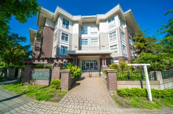 402 13555 Gateway DR Surrey, Surrey Apartments for sale, MLS® R3010218