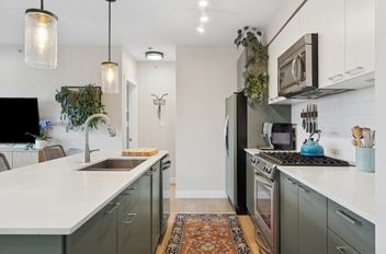 403 1330 Marine DR North Vancouver, North Vancouver Apartments for sale, MLS® R3084660