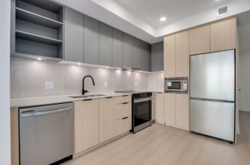 405 13439 94a AVE Surrey, Surrey Apartments for sale, MLS® R2988736