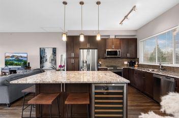 410 6470 194 ST Surrey, Surrey Apartments for sale, MLS® R2955647
