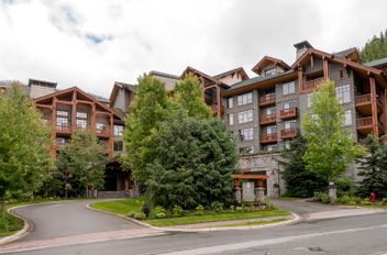 524 2202 Gondola Way Whistler, Whistler Apartments for sale, MLS® R2936087