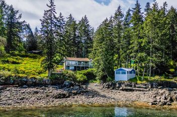 5423 Hooson RD Pender Island, Pender Island Apartments for sale, MLS® R2999686