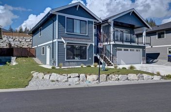 5645 Kingbird Crescent Sechelt, Sechelt Apartments for sale, MLS® R2985124