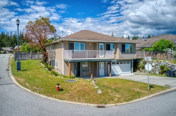 5683 Emily Way Sechelt, Sechelt Apartments for sale, MLS® R2997817