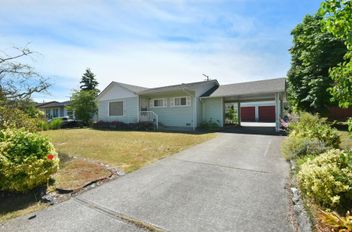 5703 Dolphin ST Sechelt, Sechelt Apartments for sale, MLS® R2899325