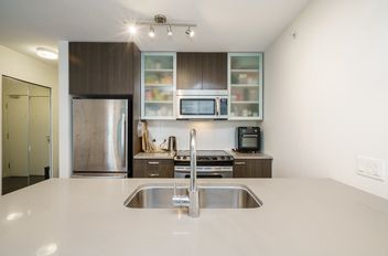 607 13325 102a AVE Surrey, Surrey Apartments for sale, MLS® R3022468