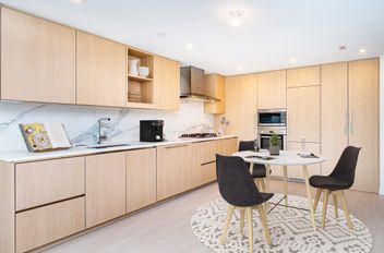 611 13778 100 AVE Surrey, Surrey Apartments for sale, MLS® R3016180