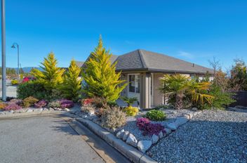 6263 Apollo RD Sechelt, Sechelt Apartments for sale, MLS® R2977575