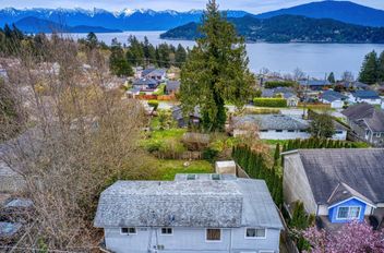 638/640 Wyngaert RD Gibsons, Gibsons Apartments for sale, MLS® R2980901