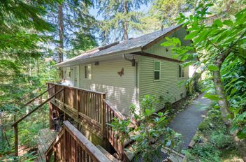 7027 Skana Crescent Sechelt, Sechelt Apartments for sale, MLS® R3032846