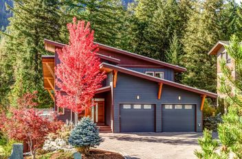 7457 Dogwood ST Pemberton, Pemberton Apartments for sale, MLS® R3012290