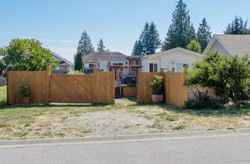 753 Steinbrunner RD Gibsons, Gibsons Apartments for sale, MLS® R2973432