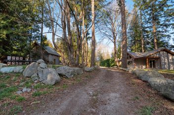 7860 Redrooffs RD Halfmoon Bay, Halfmoon Bay Apartments for sale, MLS® R2962427