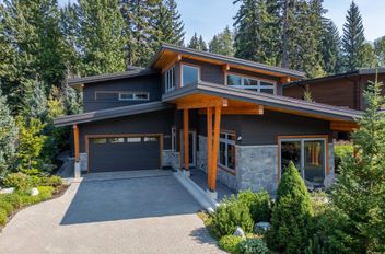 8011 Cypress PL Whistler, Whistler Apartments for sale, MLS® R2989643