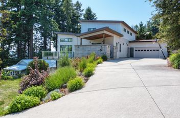 81 Kelly RD Gibsons, Gibsons Apartments for sale, MLS® R3021473