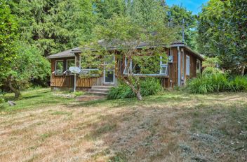 8200 Redrooffs RD Halfmoon Bay, Halfmoon Bay Apartments for sale, MLS® R3026186