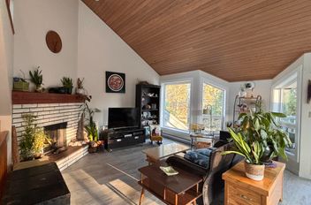 9 5753 Wharf AVE Sechelt, Sechelt Apartments for sale, MLS® R2973021