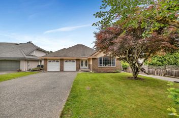 9416 163a ST Surrey, Surrey Apartments for sale, MLS® R3019057