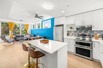 TH5 2137 Chesterfield AVE North Vancouver, North Vancouver Apartments for sale, MLS® R3034127