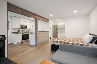 104 2129 Lake Placid RD Whistler, Whistler Apartments for sale, MLS® R3012837