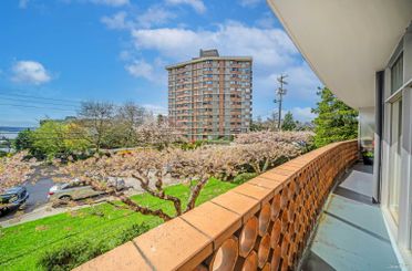 104 2135 Argyle AVE West Vancouver, West Vancouver Apartments for sale, MLS® R2996072