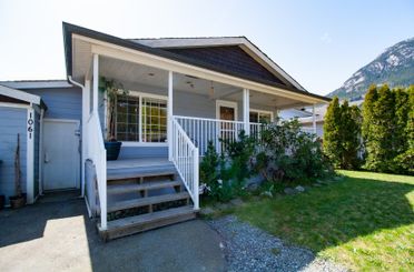 1061 Edgewater Crescent Squamish, Squamish Apartments for sale, MLS® R2993743
