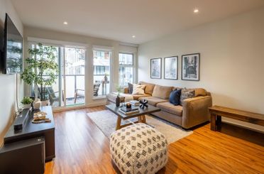 110 1850 E Southmere Crescent Surrey, Surrey Apartments for sale, MLS® R2998972