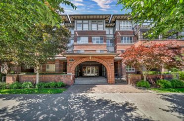 111 6815 188 ST Surrey, Surrey Apartments for sale, MLS® R2958010