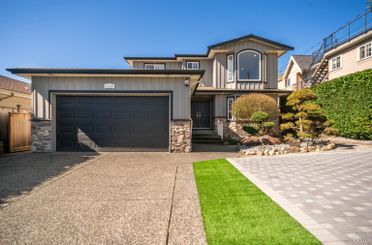 1117 Stayte RD White Rock, White Rock Apartments for sale, MLS® R2987267