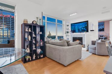 1203 15152 Russell AVE White Rock, White Rock Apartments for sale, MLS® R2974968