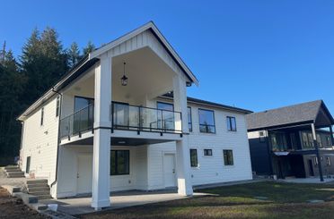 1203 Castle RD Gibsons, Gibsons Apartments for sale, MLS® R2955983