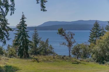 1325 Mackinnon RD Pender Island, Pender Island Apartments for sale, MLS® R2956249