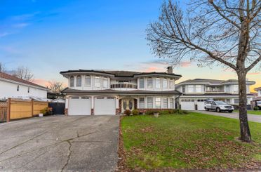13703 90a AVE Surrey, Surrey Apartments for sale, MLS® R2946527