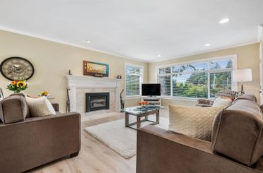 1434 Bishop RD White Rock, White Rock Apartments for sale, MLS® R2985278