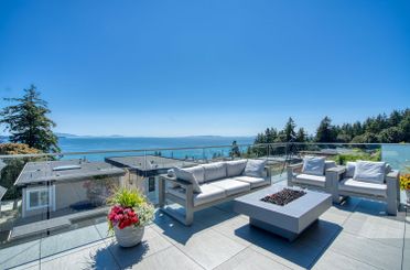 14776 Thrift AVE White Rock, White Rock Apartments for sale, MLS® R2997311