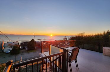 15245 Victoria AVE White Rock, White Rock Apartments for sale, MLS® R2981017