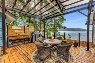 1531 Eagle Cliff RD Bowen Island, Bowen Island Apartments for sale, MLS® R3000683