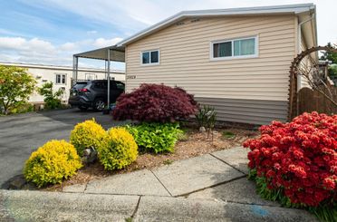 15824 Norfolk RD Surrey, Surrey Apartments for sale, MLS® R3000941
