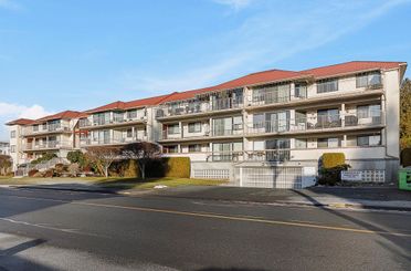 202 33233 E Bourquin Crescent Abbotsford, Abbotsford Apartments for sale, MLS® R2982273