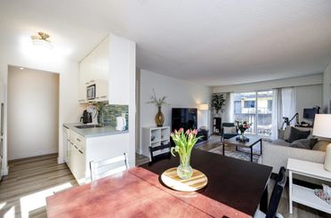 203 270 W 3rd ST North Vancouver, North Vancouver Apartments for sale, MLS® R2999028