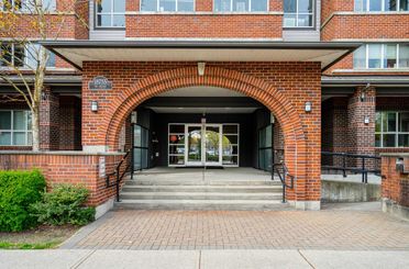 204 18755 68 AVE Surrey, Surrey Apartments for sale, MLS® R2870459