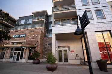 205 15765 Croydon DR Surrey, Surrey Apartments for sale, MLS® R2996405